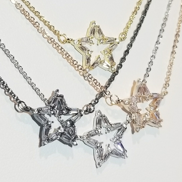 💖 New in Gift Box 🎁 Pave CZ Star Necklace - Picture 4 of 12